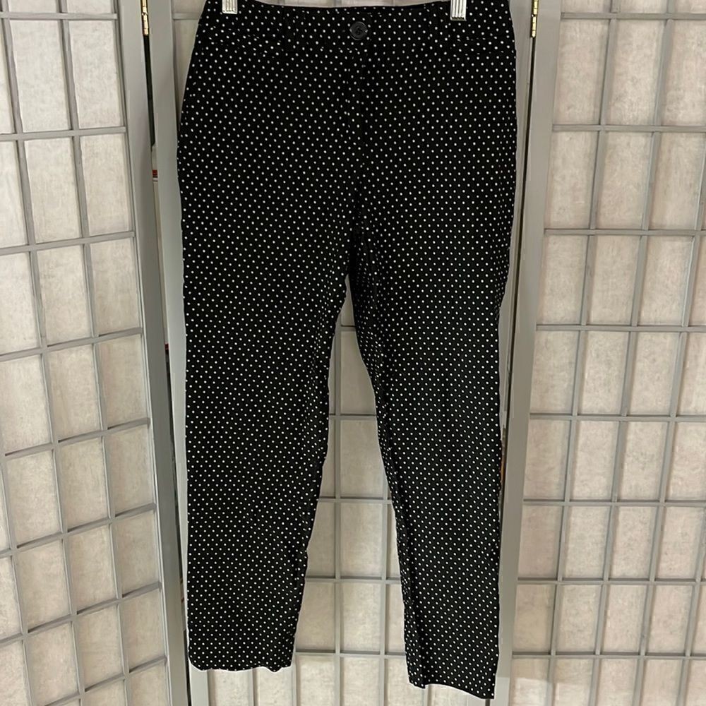 Cleo Every Body Polka Dot Ankle Pant, Size 2. Black and White.